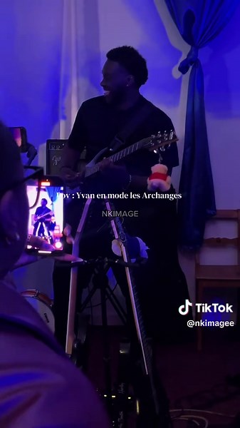 @YVAN était en Suisse pour l’événement « Cœur à cœur avec Dieu » à Fribourg. Très prochainement, il se produira sur scène au Canada. Alors n’hésitez plus, prenez vos billets ! #nkimage #seben #rumba