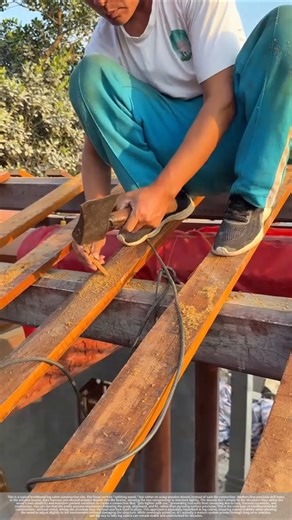 Using wooden dowels as nails: a key technique in old log cabins