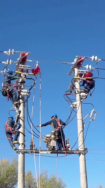 ఈ Pole పై ఉన్న Machine అసలు ఏం చేస్తుంది? 🤯