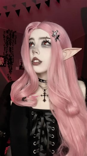 флуферс🧛🏻‍♀️ on Instagram: "Flutterbat 🖤 love love love love #flutterbat #fluttershy #fluttershycosplay"