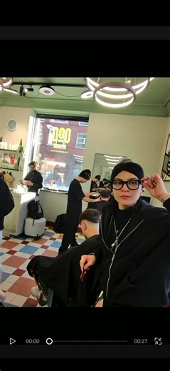 Lady Barber Experience in Amsterdam