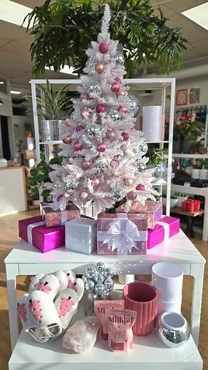 Christmas has arrived at Botanicals! The shop is looking better than ever and filled with great gift ideas and so much sparkle ✨️ Stop by today and see the magic. #christmas #christmasshopping #christmasdisplay #giftshop #giftstore #giftideas #medhat #medicinehat #yxh | Botanicals