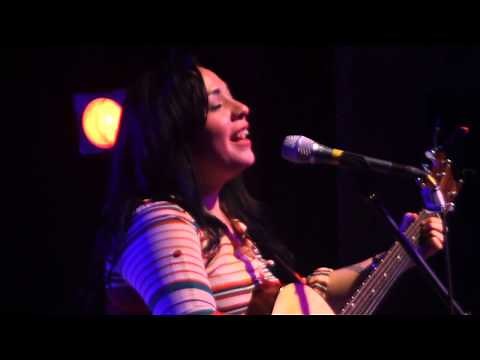 Carla Morrison - Tragos de Amargo Licor ( Show Tecate BC 22-12-2012)