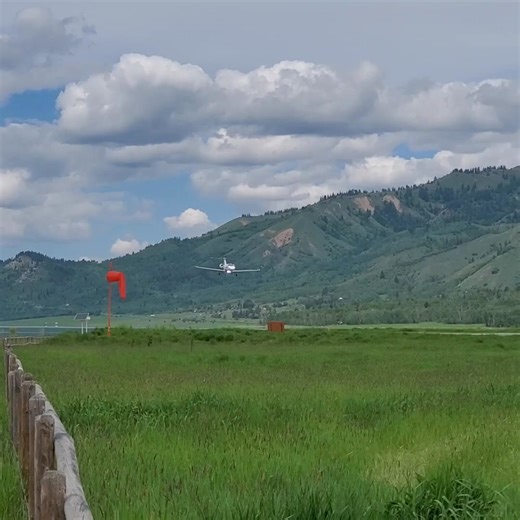 stuff cool 🤠🤙 #M2 #wyoming #landing #privatejet #Cessna #CitationJet | BareSky