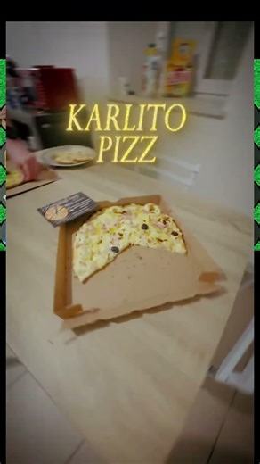 This Dude Loves Pizza 💔 #roblox