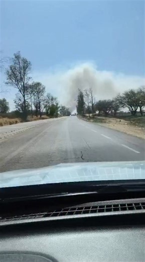 Chulada de corresponsal, 'el compa Durango' me reporta incendio rumbo al Tanque de los Jiménez, le echa tanto power a su narración que ya lo andamos contratando de reportero. Gracias por compartir!!! #LuceroÁlvarez #Aguascalientes #AGS #ReporteCiudadano | Lucero Alvarez