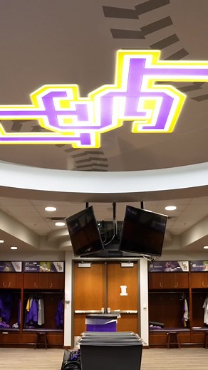 Home run vibes in the LSU baseball locker rooms! 🐯⚾️ . Dive into the LSU baseball facility with our full video tour! 🎬 (Link in bio)