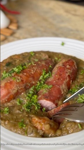 Easy, Hearty & Budget-Friendly… This Lentil Recipe Has It ALL 😍