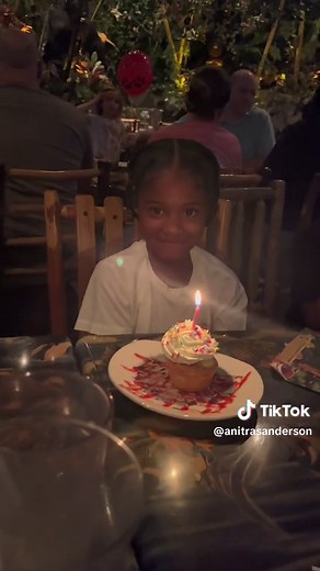 Rainforest Cafe Birthday Trip Review