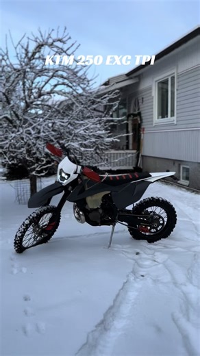 Discover the New KTM 250 EXC TPI Enduro Bike