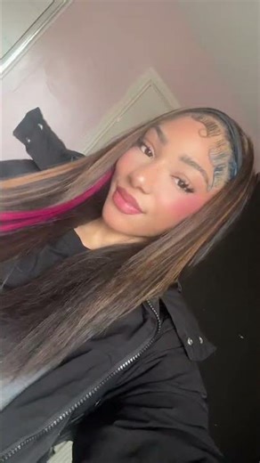 Skunk Stripe: The Hair Trend Teens Are Obsessed With