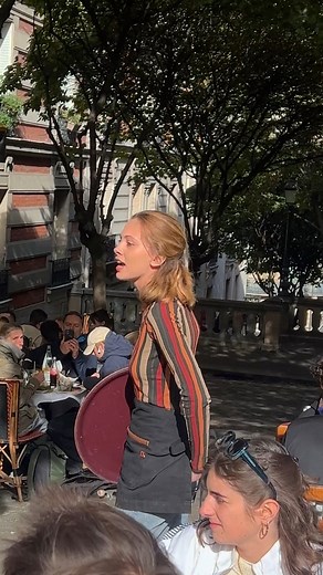 Waitress starts singing in a restaurant ! Everyone is shocked by her voice 😳 | Raphael Froissart