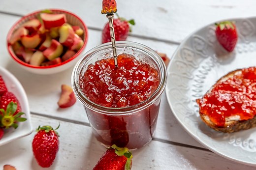 There's One Major Difference Between Jelly, Jam, and Preserves