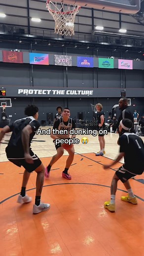 Mathias Dominates the Dunk Challenge on Thursday