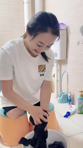 Lee DAK Amputee Showcases Laundry Skills