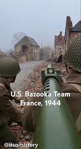 💥 1944 | U.S. Bazooka Team, France