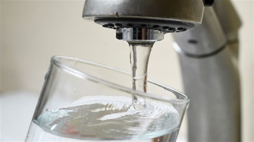 Tap water in multiple Chicago suburbs unsafe for infants due to contamination; boiling water could make matters worse