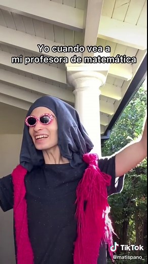 La comedia con la profe Mathispano