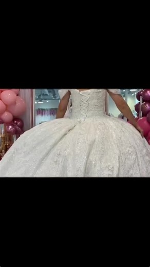 I got to feel like Cinderella for a hot minute…#playingdressup #beautifulbride #lovelydress