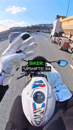 Biker Playing With Throttle...+230 MPH! 😱