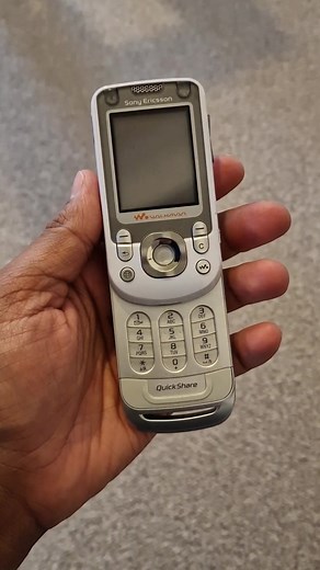 #sony #ericsson #w550i #oldphones #slidephone #phonewizz #nostalgia #nokiafans #tiktokqatar #tiktokrussia #nokia #asmr #phones #techtok #nostalgia #fyp