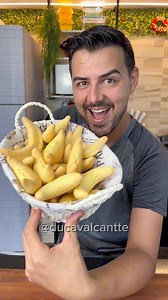 1.3M views · 24K reactions | Siga @ducavalcantteChipa ParaguaiaIngredientes:- vamos usar um copo americano como medida, nele meça:- 02 de polvilho doce- 01 de fubá de canjica (ou mimoso, farinha de milho)- 01 de leite- 1/2 de óleo- 01 de queijo- 1/2 colher de sopa de sal- 01 ovoO forno é pré aquecido a 190 graus, assa bem rápido, fica de olho  #chipaparaguaia #chipa #receitas | Du Cavalcante | Facebook