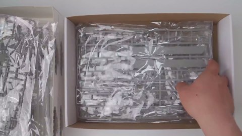 Takom 2205 M4A1(76W) HVSS Tank 1/35 Scale Military Model Kit