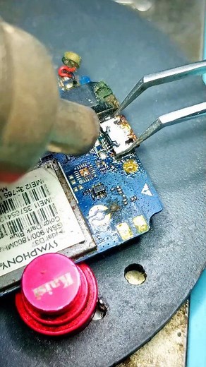 13K views · 410 reactions | মোবাইলের চার্জিং পোর্ট চেন্জ করুন সহজভাবে। Mobile Repair Tutorial Video #foryouシpage #Technology #mobilerepair #tech #repair #smartphone | Repair Your Phone | Facebook