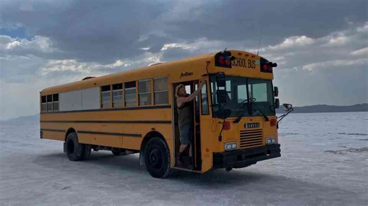 How One American Guy Have To Recover This Very Stuck School Bus Before A Huge Storm Hits