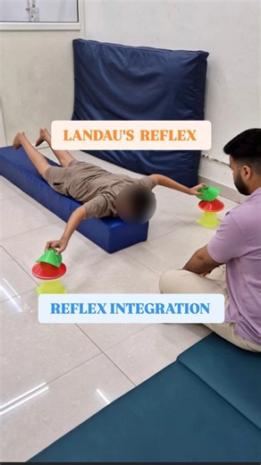 CONNECTING DOTS | CHILD DEVELOPMENT CENTER on Instagram: "💡 Landau Reflex is a key postural reflex that develops around 3–4 months and fades by 1–2 years. 🌟 It helps the body learn how to: 🔹 Strengthen the neck, back, and core 🔹 Develop proper posture 🔹 Build the foundation for crawling, walking & coordination 🔹 Integrate head and body movement for balance. ✅️ But if Landau doesn’t integrate properly, kids may show: ❌ Poor posture ❌ Low muscle tone ❌ Difficulty sitting still ❌ Delays in mo