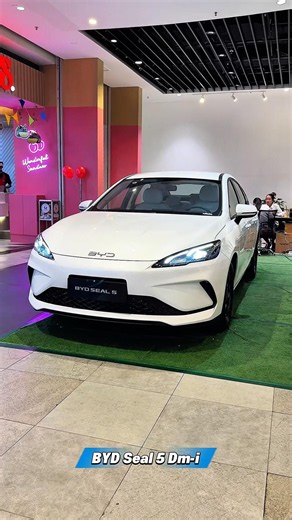 All new BYD seal 05 PHEV 2026 super premium sedan plug in hybrid white color