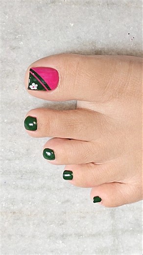 Most beautiful foot nail art #toenailart #feetnail #foot #naildesign #nails #shorts #viralvideo #diy
