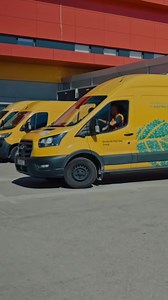 Big news from Porto! DHL Express has just opened a new, cutting-edge facility at Francisco Sá Carneiro Airport, tripling our shipping capacity! 🙌 Thanks to an investment of over EUR 25 million, the 18,000 sqm facility with 130 loading bays is now handling 11,000 shipments every day. A big thank you to everyone who helped bring this to life — we’re excited to connect even more people and businesses across Portugal and beyond! 💛 DHLExpress | Porto | Portugal | Logistics | Expansion | Shipping | 