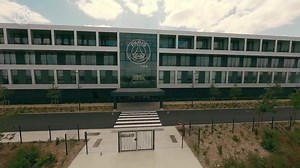 161K views · 1.4K reactions | [ DÉCOUVREZ LE CENTRE D'ENTRAÎNEMENT DU PSG ] Embarquez à la découverte du tout nouveau centre d'entraînement du PSG - Paris Saint-Germain basé à Poissy. C'est parti ! 朗  Crédit vidéo : PSG - Paris Saint-Germain | Ville de Poissy | Facebook