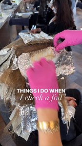 CHECKING FOILS IS SO IMPORTANT!! Here’s what I do when I check a foil: 👉🏼 CLIP IT IN PLACE: this little hack is SO helpful so that you have a working area instead of the foil falling and bleach transferring & dripping 👉🏼 WIPE OFF EXCESS BLEACH: this helps me to get a really clear picture of how the hair has actually lifted 👉🏼 CHECK THE HAIR HEALTH: if the hair is stretchy, it’s over processed and the lightener needs to come off 👉🏼 CHECK THE LIFT: I make sure to get a really clear picture