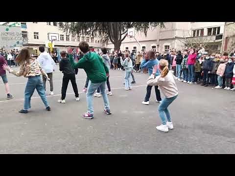 Flash Mob Notre-Dame du Vieux Cours 2022 - Glorious