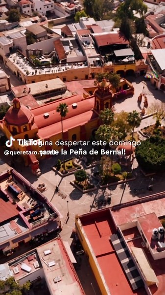 En #Bernal la tradición te da la bienvenida. 🏔✨ Recorre sus calles como sacadas de un cuento, descubre primorosas artesanías y celebra con los sabores locales. Cultura, calidez y encanto te esperan en #EzequielMontes. ¡Ven a vivir #Querétaro en estas vacaciones! #QroTravel
