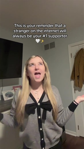 The Unexpected Support of Internet Strangers