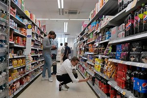 UK households to be £2,300 poorer as interest rate rises extend cost of living crisis