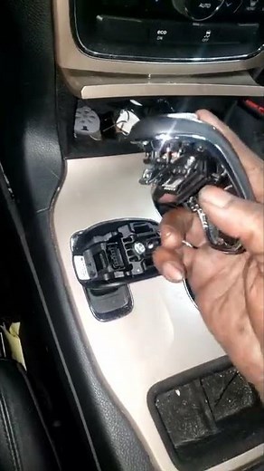 How to remove an electronic gear shifter lever on your Jeep Grand Cherokee. #JTtheCarGuy #shorts