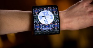 Motorola gets the bends for latest demo of flexible phone concept