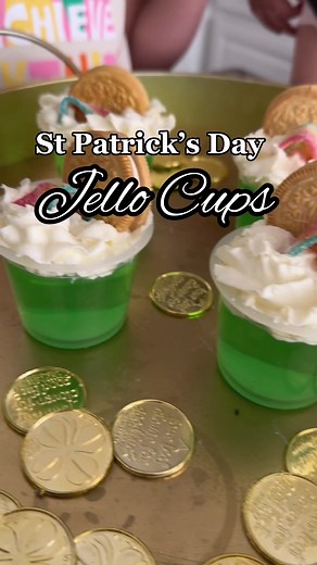 How to Make Easy and Cute St. Patrick's Day Jello Cups