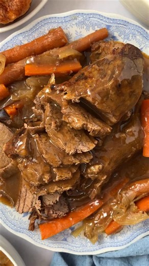 SLOW COOKER ROAST BEEF 🥩 Tender, juicy beef with hardly any effort - just prep, switch on and let it do its thing! Comment ‘recipe’ and I’ll send the recipe direct to your inbox For more slow cooker recipes comment ‘book’ and I’ll send the link to my Slow Cooker book 📖This recipe is NOT in the book but there are plenty more you’ll love! | Taming Twins - Fuss Free Family Food