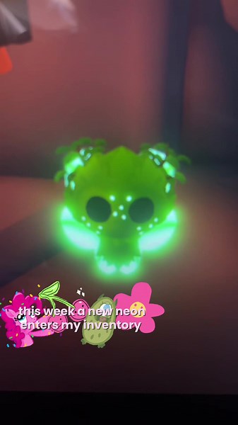 Neon Gaelic Fae in Roblox: Meet Mabel from London