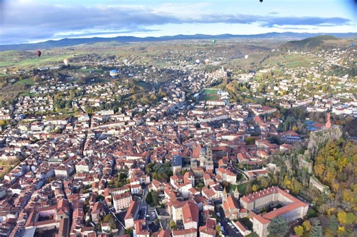 Municipales : au moins trois listes en lice pour briguer la mairie du Puy-en-Velay