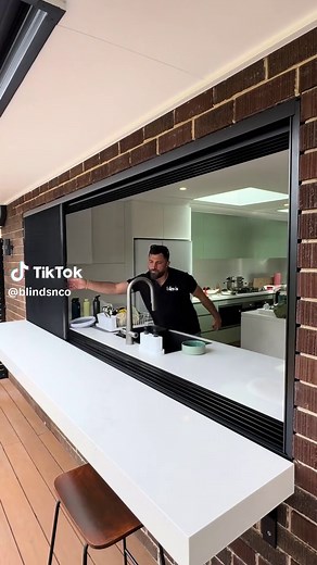 Retractable Fly Screens for Stacker Windows Explained