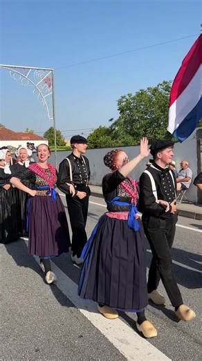 Folklore festivals be like #folkdance #folklore #festivals