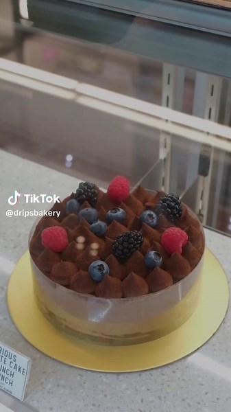 Pick up all your favourite bakes and artisanal tarts from Drips Bakery today at DRIPS.COM.SG Order today! Pick up and Island Wide delivery available ✨ . . . #sgbakes #sgcakes #sgcatering