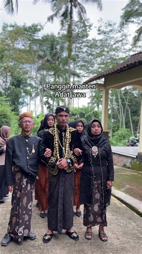 Javanese Wedding Traditions: Panggih Manten Explained