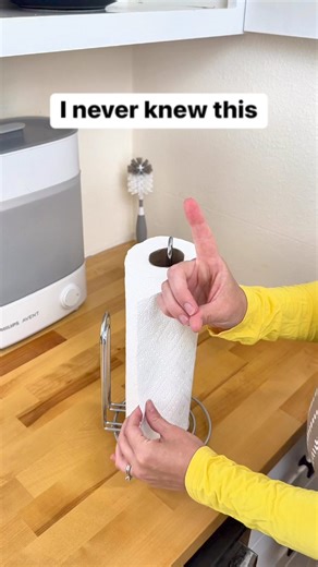 512K views · 2K reactions | Paper towel holder hack #smart #kitchenhacks #hack #ideas | Liz & Jeff | Facebook